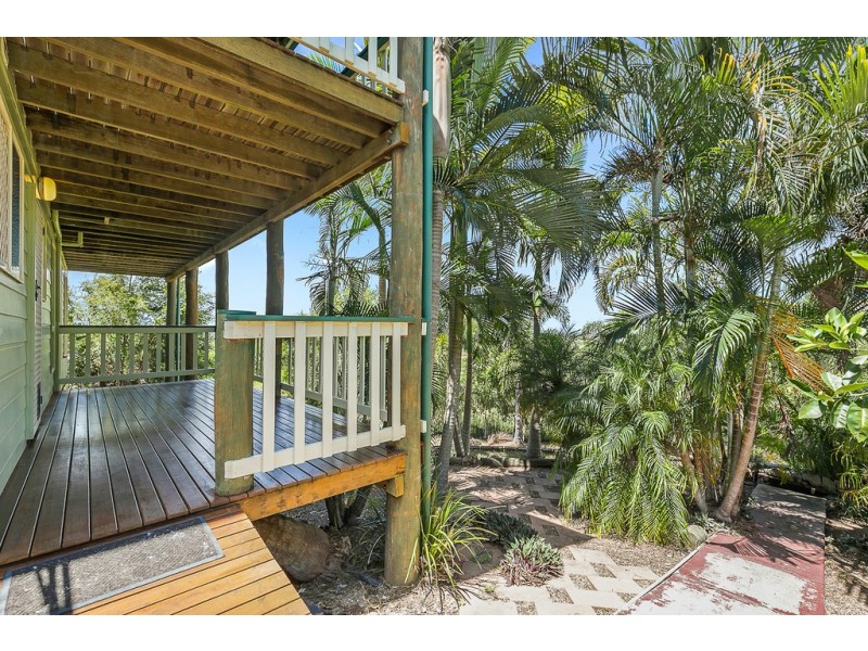 15 Awinya Court, Urraween QLD 4655