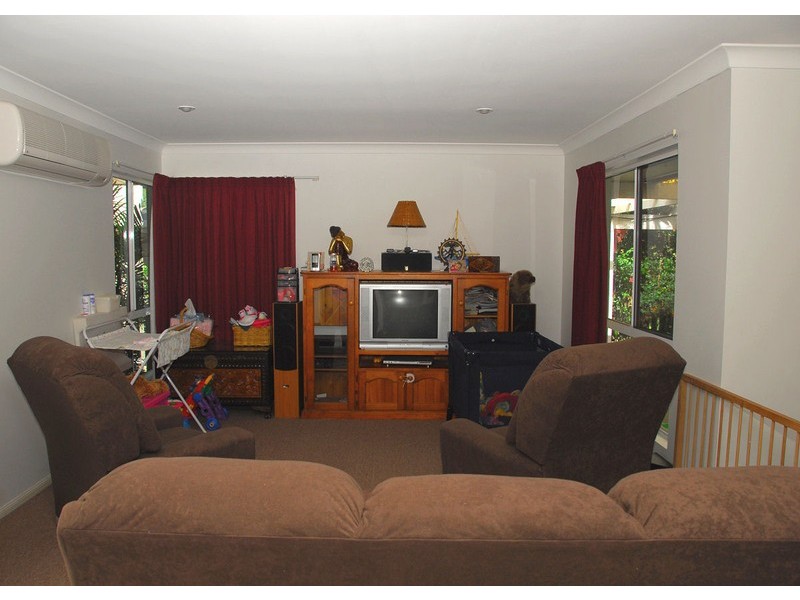 5 Gatakers La, Point Vernon QLD 4655