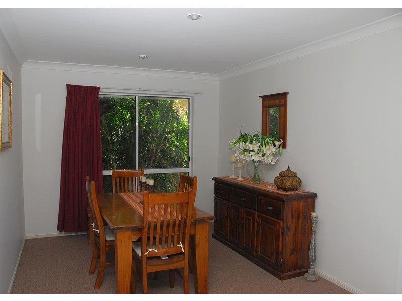 5 Gatakers La, Point Vernon QLD 4655