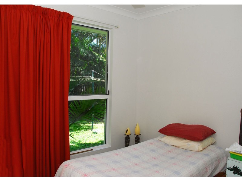 5 Gatakers La, Point Vernon QLD 4655