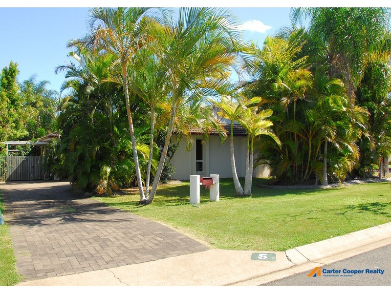 5 Gatakers La, Point Vernon QLD 4655