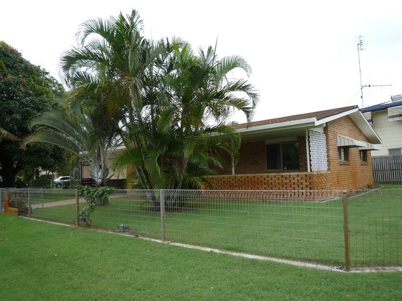 60 Hibiscus Street, Urangan QLD 4655