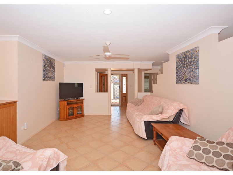 14 Turnbull Court, Urangan QLD 4655