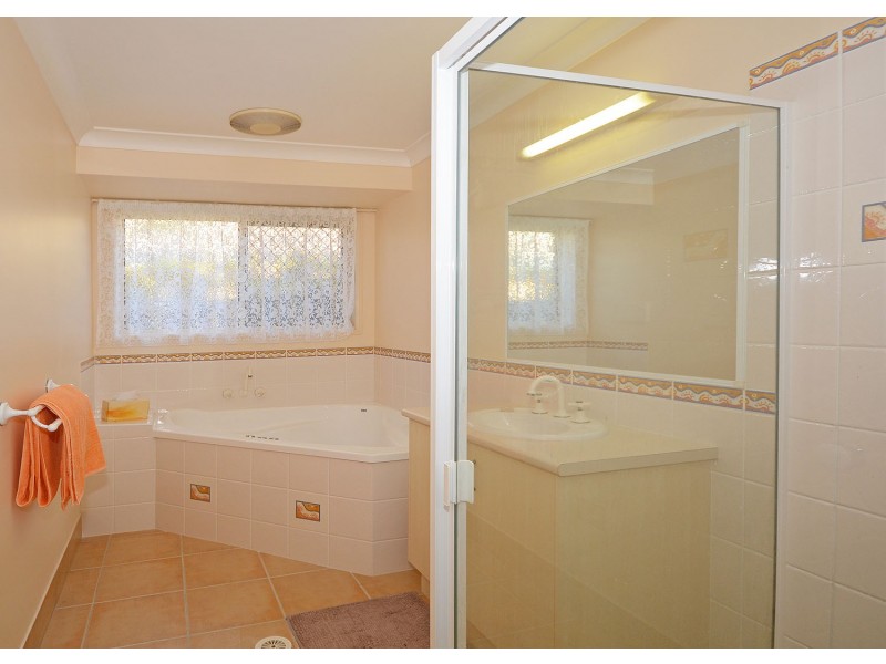 14 Turnbull Court, Urangan QLD 4655
