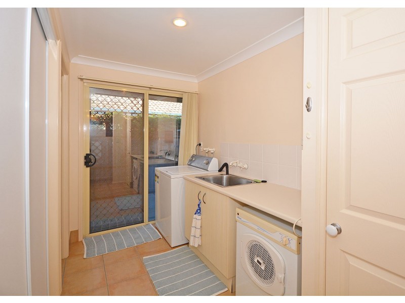 14 Turnbull Court, Urangan QLD 4655