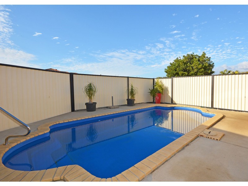 14 Turnbull Court, Urangan QLD 4655