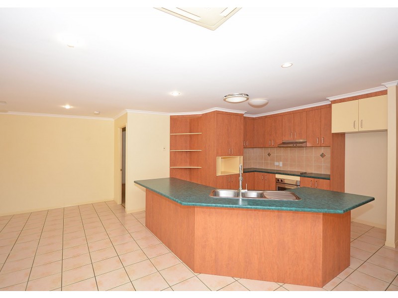 3 Oriole Court, Eli Waters QLD 4655