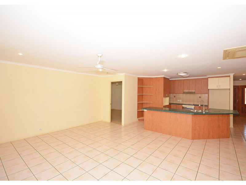 3 Oriole Court, Eli Waters QLD 4655