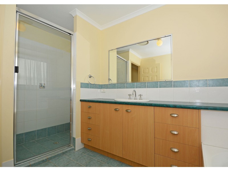 3 Oriole Court, Eli Waters QLD 4655