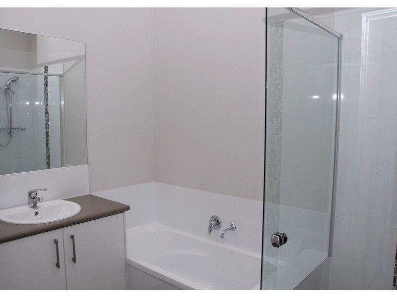 8/185 Torquay Rd, Scarness QLD 4655