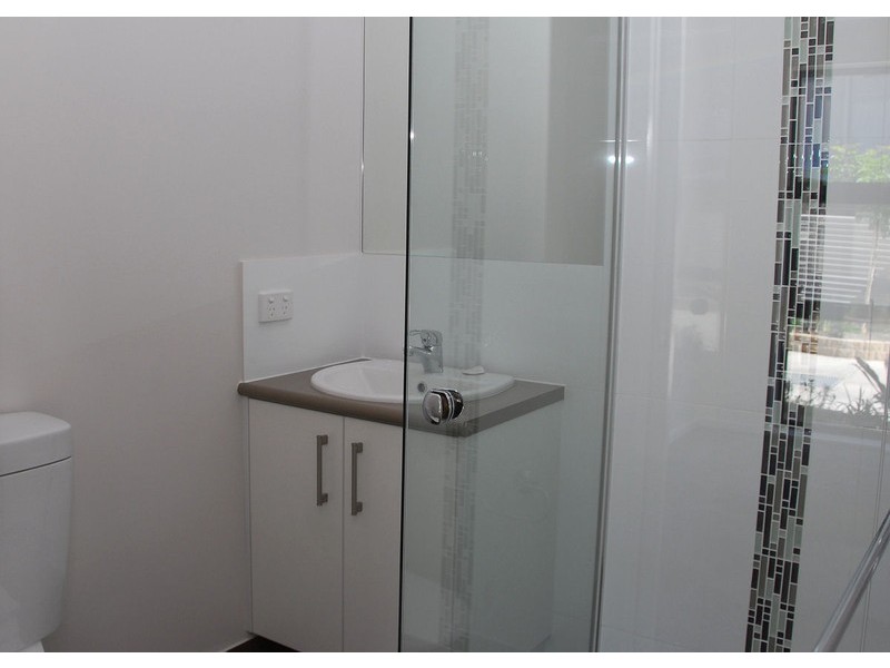 8/185 Torquay Rd, Scarness QLD 4655