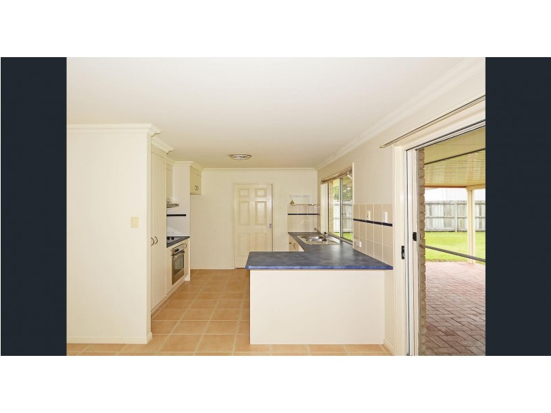 25 Tristania Crescent, Urangan QLD 4655