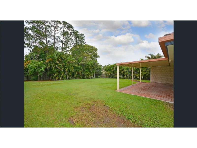 25 Tristania Crescent, Urangan QLD 4655