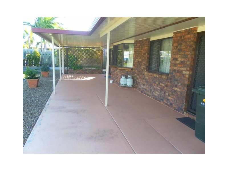 118 Hammond Street, Urangan QLD 4655