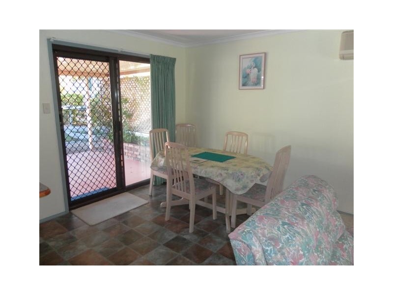 118 Hammond Street, Urangan QLD 4655