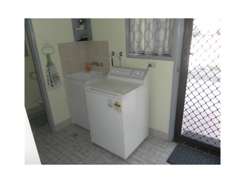 118 Hammond Street, Urangan QLD 4655