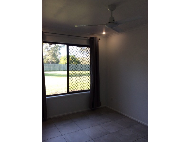 140 Garden Drive, Urangan QLD 4655