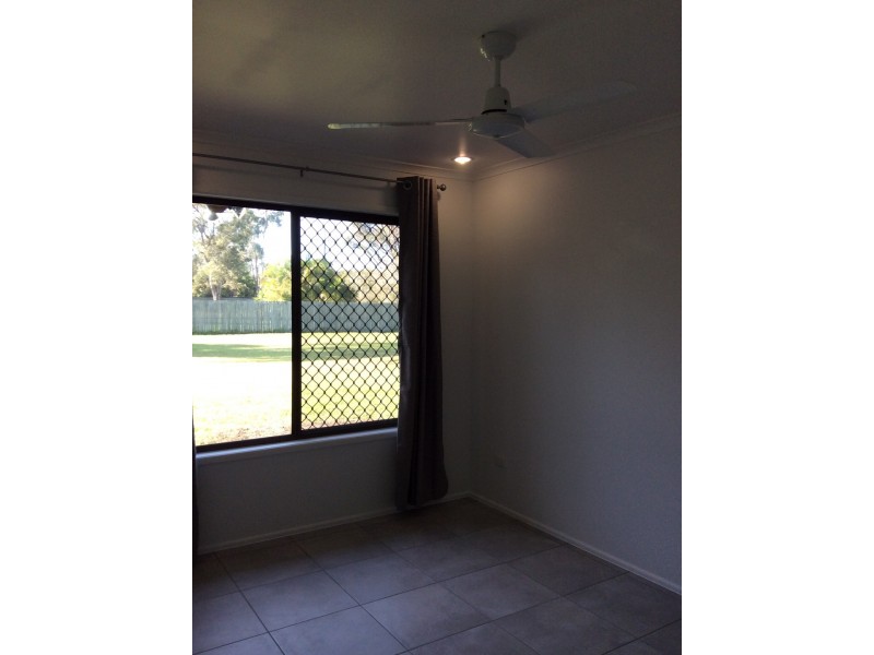 140 Garden Drive, Urangan QLD 4655