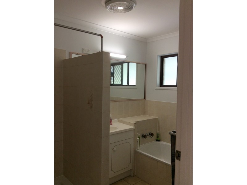 140 Garden Drive, Urangan QLD 4655