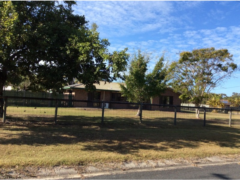 140 Garden Drive, Urangan QLD 4655