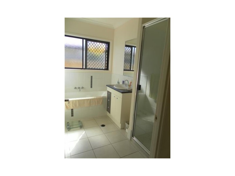 19 Gum Tree Drive, Urraween QLD 4655