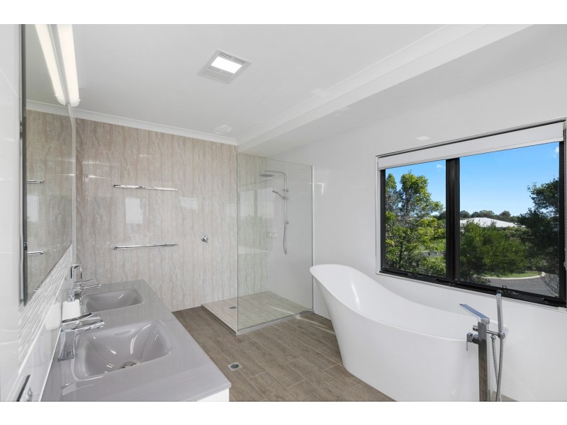 17-21 Tortworth Court, Dundowran QLD 4655