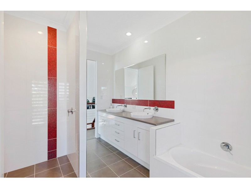 17-21 Tortworth Court, Dundowran QLD 4655