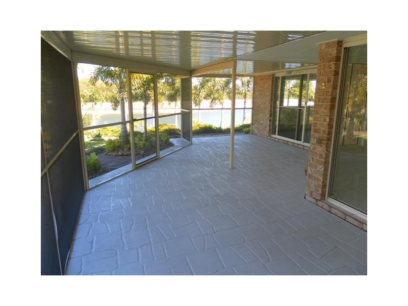 12 Bushlark Avenue, Eli Waters QLD 4655