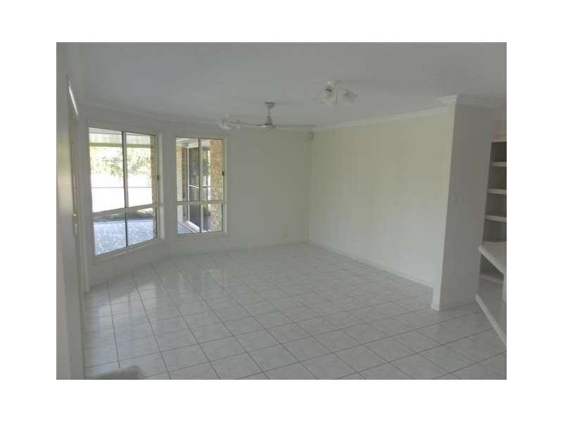 12 Bushlark Avenue, Eli Waters QLD 4655