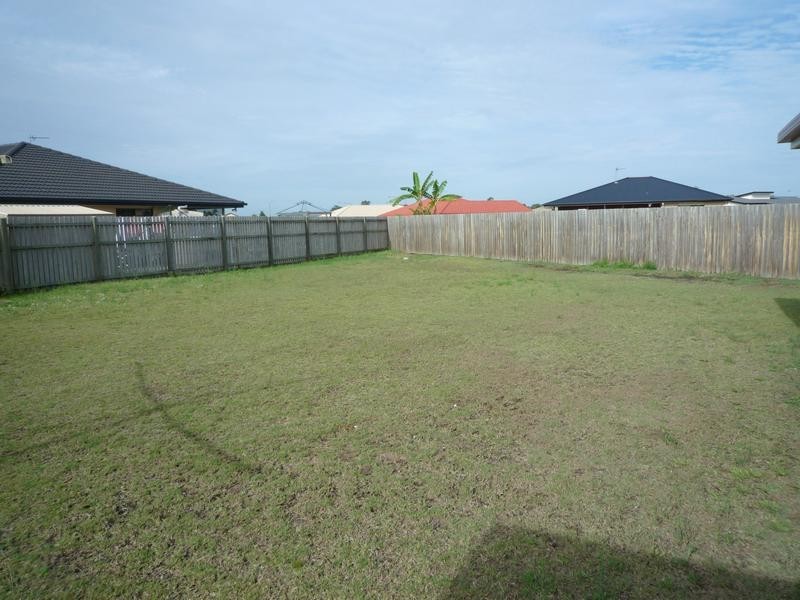 4 Sirius Court, Eli Waters QLD 4655