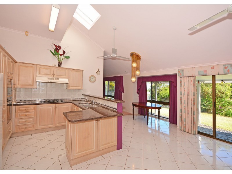 8 Tudor Avenue, Urraween QLD 4655