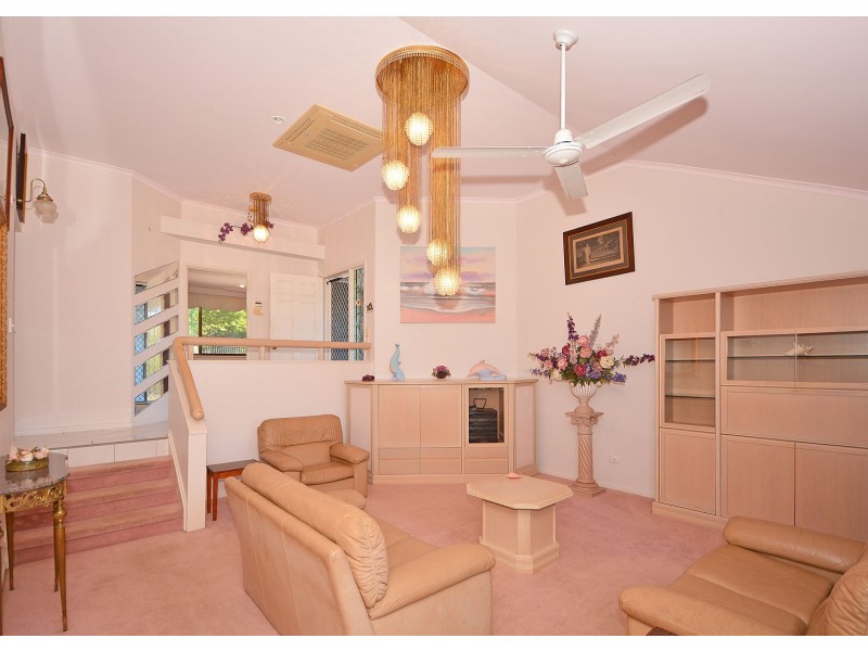 8 Tudor Avenue, Urraween QLD 4655
