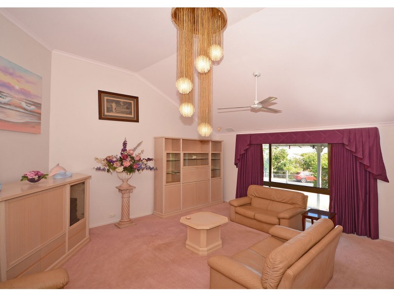 8 Tudor Avenue, Urraween QLD 4655
