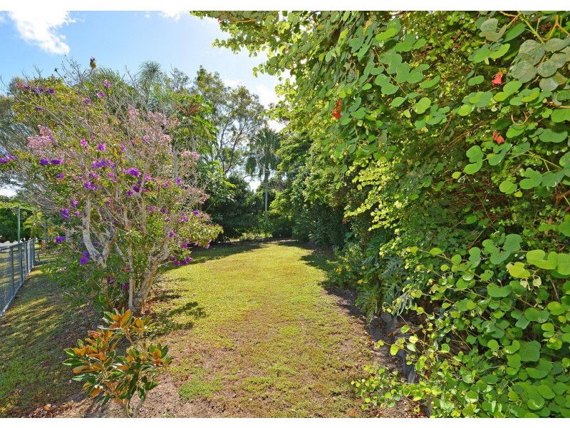 8 Tudor Avenue, Urraween QLD 4655