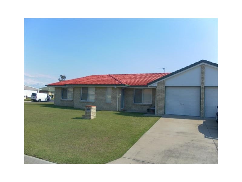 17 Kirton Road, Point Vernon QLD 4655
