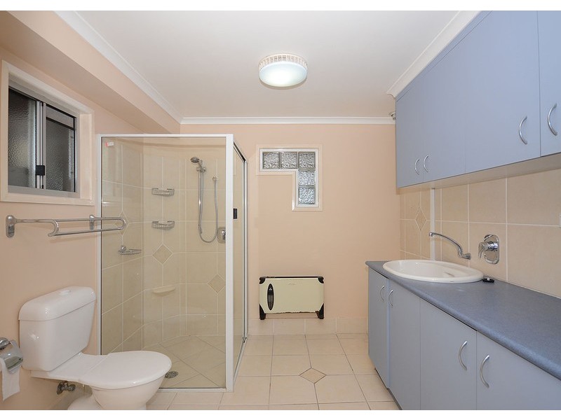 73 Lauren Street, Urangan QLD 4655
