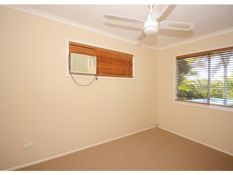 73 Lauren Street, Urangan QLD 4655