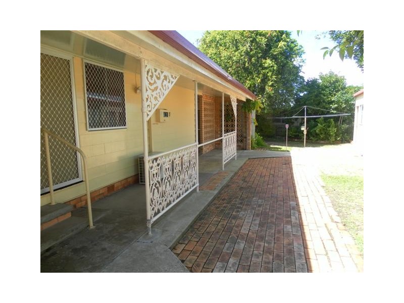 9 Edwin Street, Urangan QLD 4655