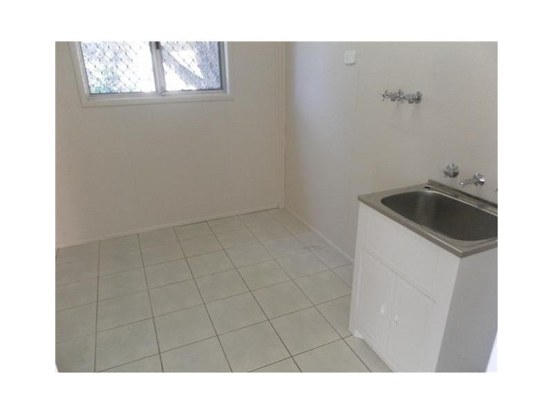 9 Edwin Street, Urangan QLD 4655