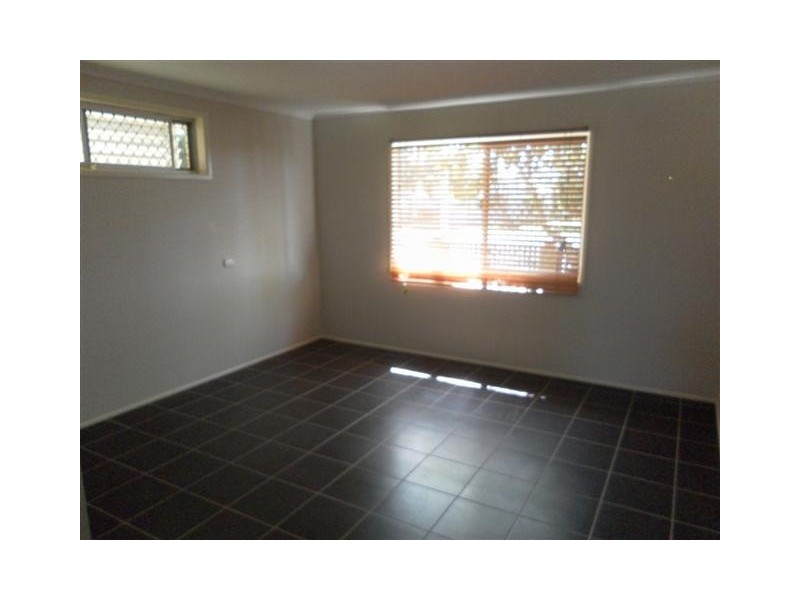 9 Edwin Street, Urangan QLD 4655