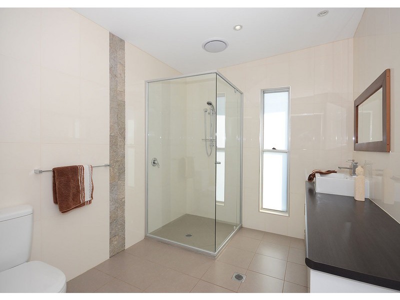 4 Johnston Boulevarde, Urraween QLD 4655