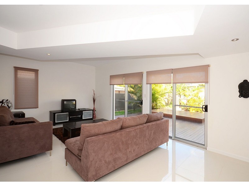 4 Johnston Boulevarde, Urraween QLD 4655