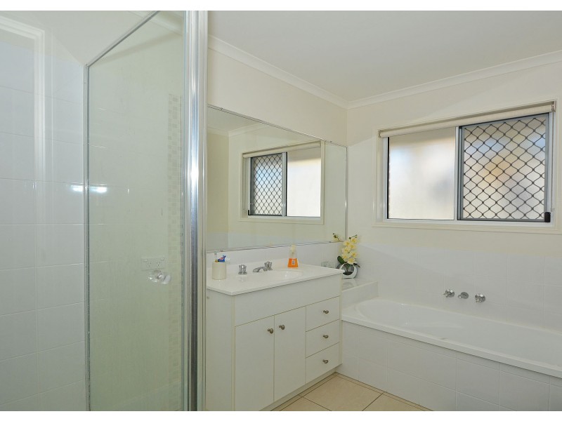 25 Picadilly Circuit, Urraween QLD 4655