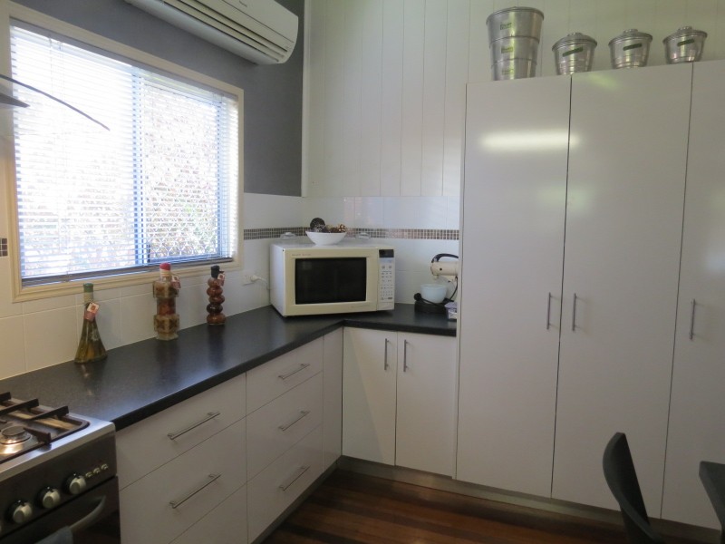 56 Shell Street, Urangan QLD 4655