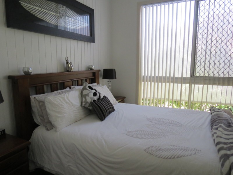 56 Shell Street, Urangan QLD 4655