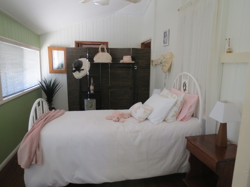 56 Shell Street, Urangan QLD 4655