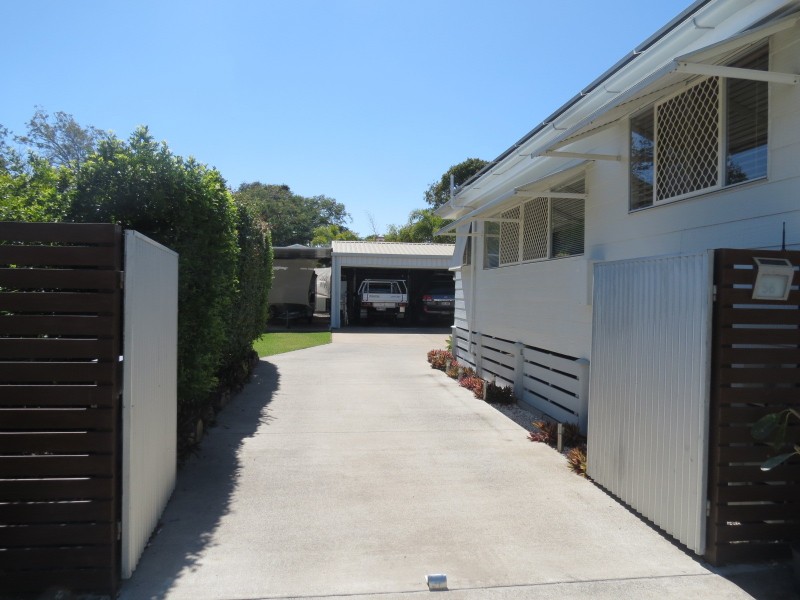 56 Shell Street, Urangan QLD 4655