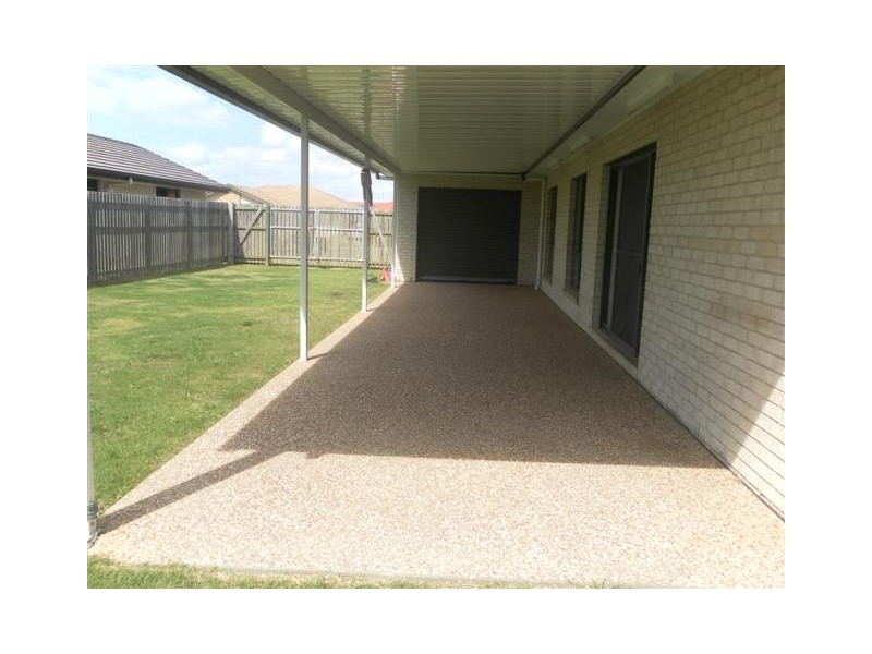 11 Pharlap Court, Point Vernon QLD 4655