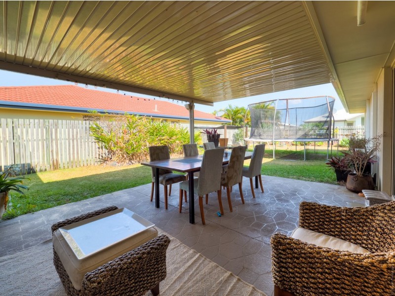 71 Bounty CCT, Eli Waters QLD 4655