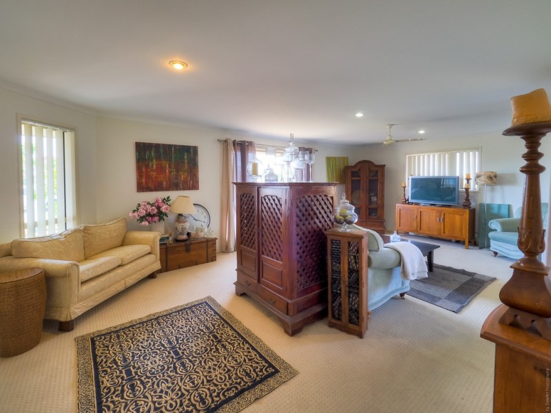 71 Bounty CCT, Eli Waters QLD 4655